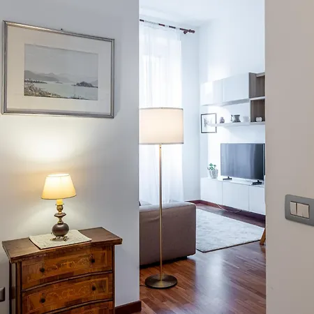 Luxury, Modern & Charming Near Station Apartment