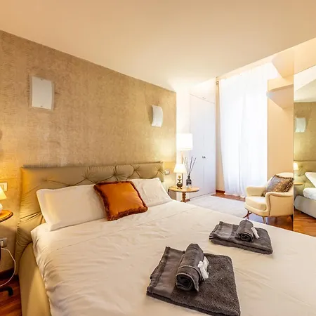 Apartment Luxury, Modern & Charming Near Station Milan