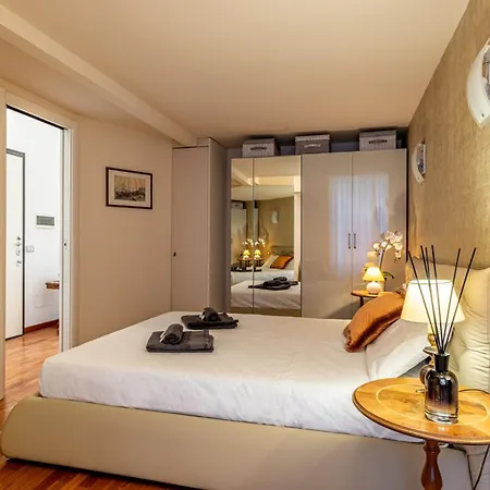 Luxury, Modern & Charming Near Station Milan