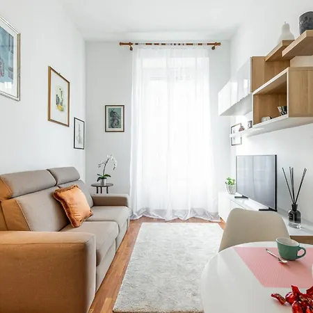 Luxury, Modern & Charming Near Station Apartment